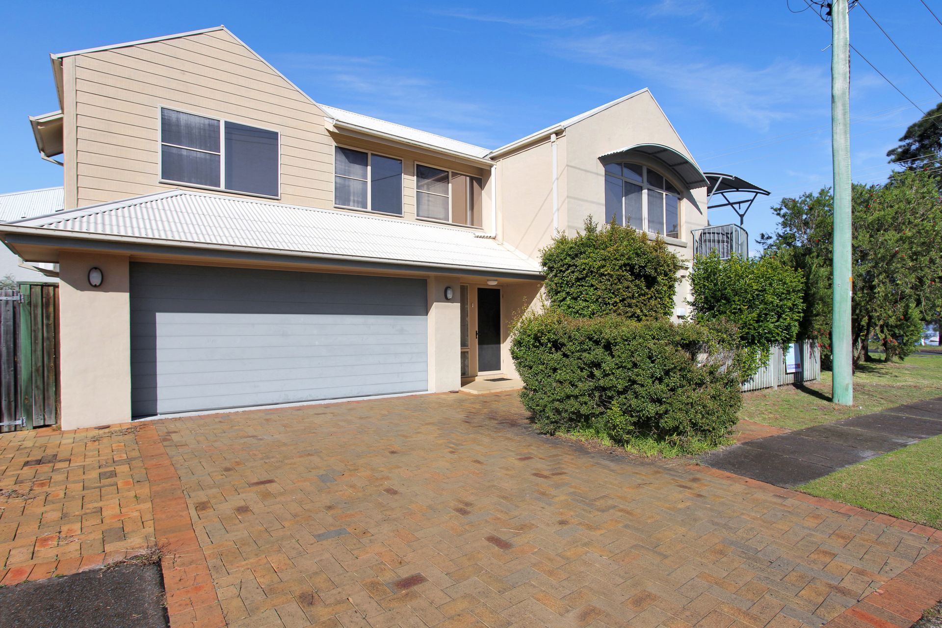 Riverside Views Hawks Nest Tea Gardens Real Estate Holidays